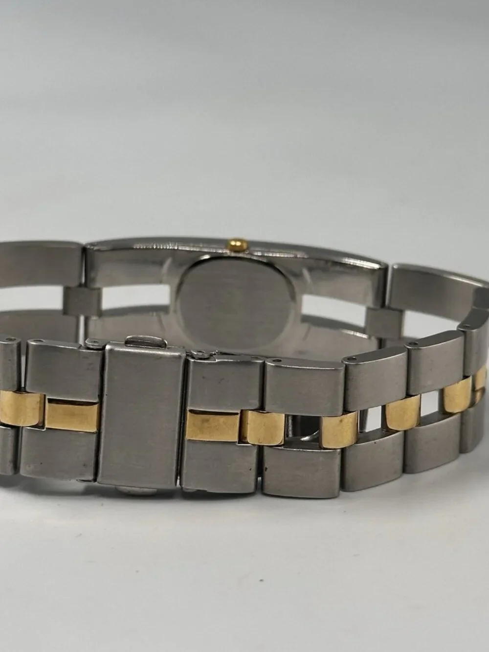 Pulsar Watch Women Silver Gold Two Tone Small Round Dial New Battery 8